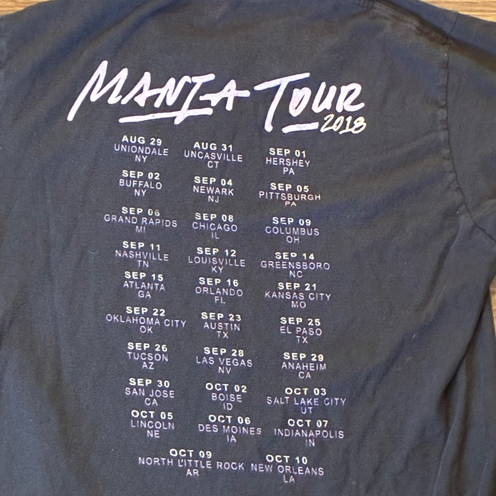 Fall Out Boy Mania Tour 2018 T-Shirt Mens Medium Black Good Band Concert Tee - Picture 4 of 8